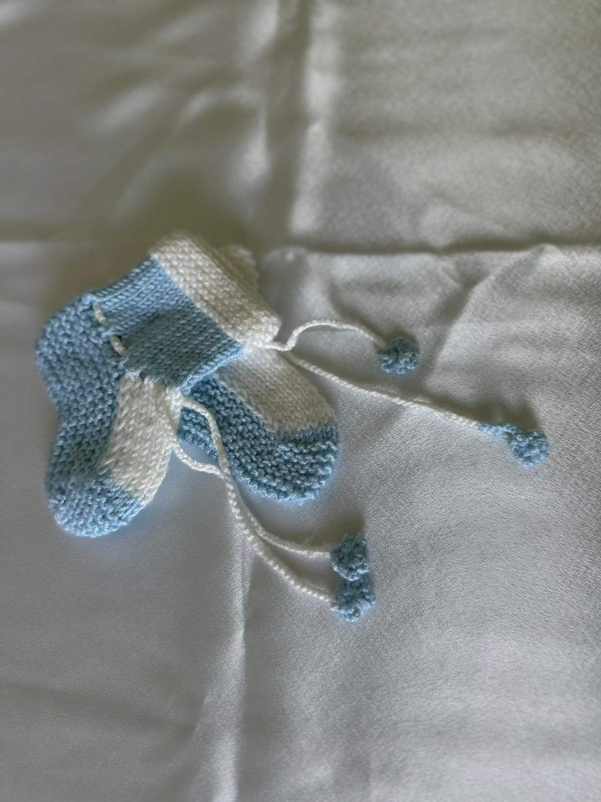 Bebe yünü Patik Mavi-Beyaz ( 0 - 1 yaş)