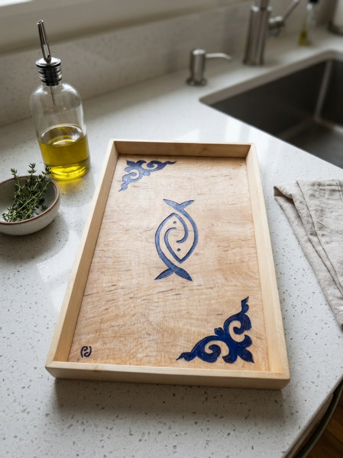 Lacivert Dalgaların Sırrı – El Yapımı Ahşap Sunum Tepsisi